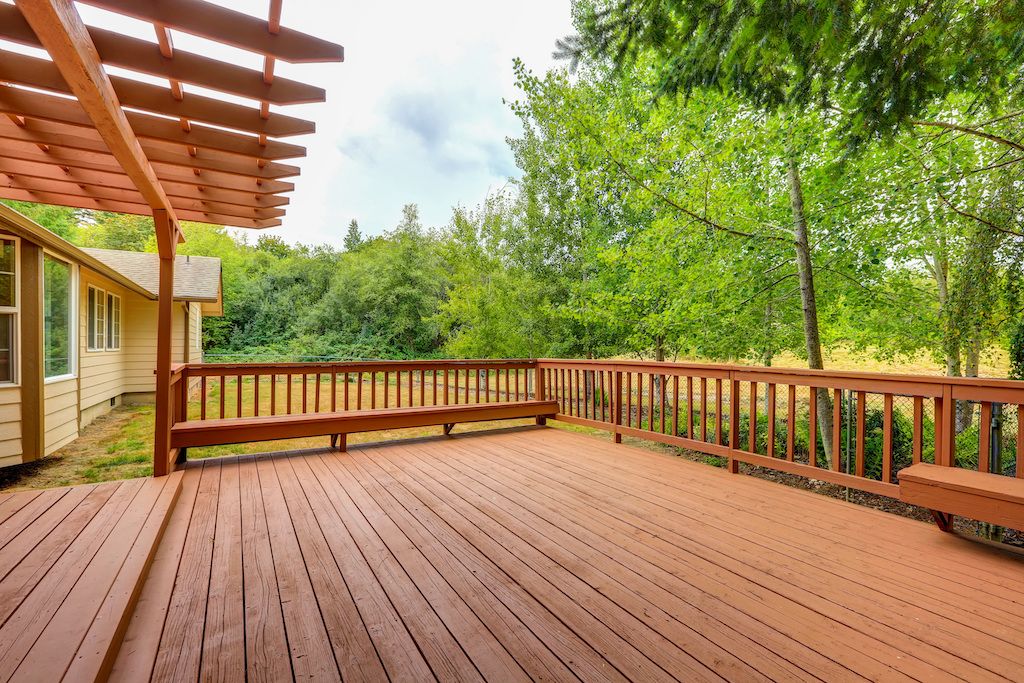 Grand Blanc Deck Staining Blog Image